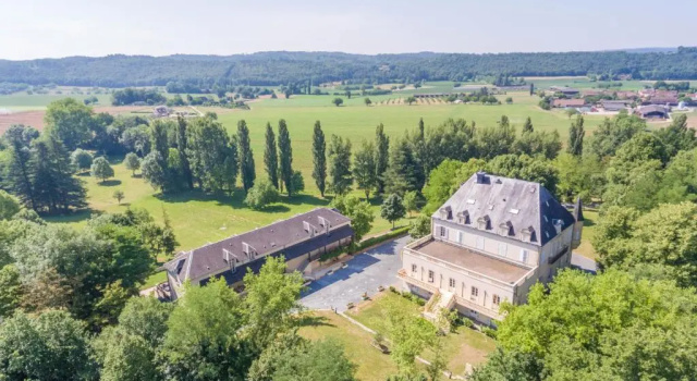 Четырёхместный номер Standard Domaine de Puy Robert LASCAUX - A 800m Grotte de Lascaux - Hôtel avec piscine - Chambres et gîtes-appartements - Sarlat - Dordogne