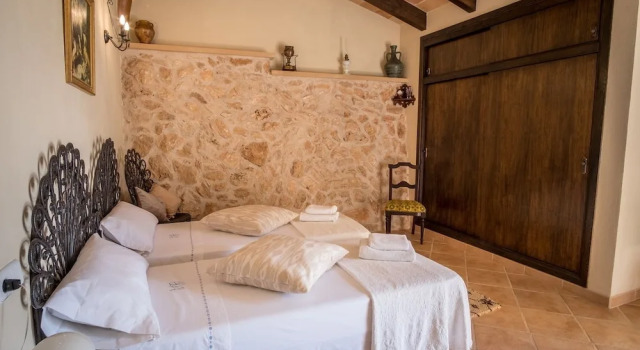 Sa Bassa Llova by dracmallorca, Book Hotel Santanyi Majorca