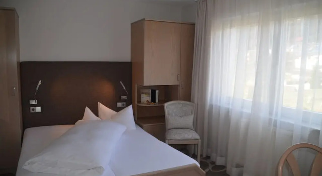 Номер Economy Castell Hotel & Restaurant