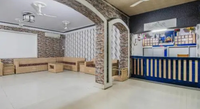 OYO 27688 Hotel Chandralok Continental, Rezervovat Hotel Muzaffarpur Bihar