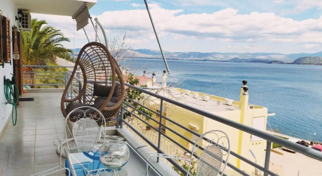 Коттедж с 2 комнатами Pelagos House "the seaside experience"