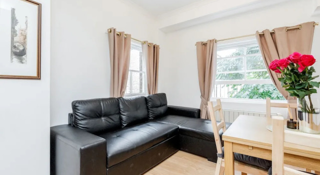 Апартаменты Kings Road Apartments