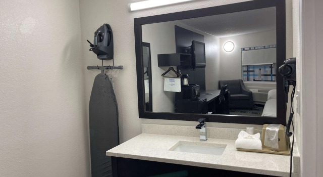 Days Inn by Wyndham Calhoun GA I-75 and US-41, Book Hotel Hoteller i Calhoun med pool, Swimmingpool