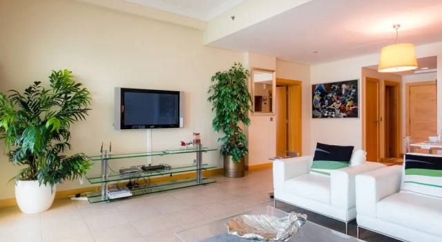 Maison Privee - Beach Access Apt w/ Burj & Sea Views on The Palm