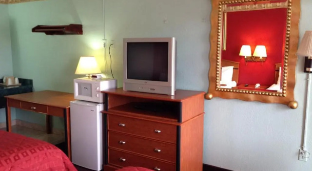 Четырёхместный номер Standard Motor Inn