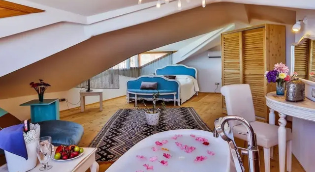 Номер Superior Мансарда Oyster Residences