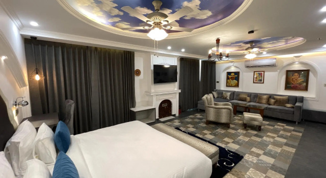 Люкс Sterling Marbella Dehradun