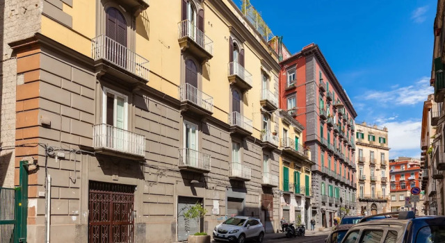 Relaxing rooftop in the center of Naples, Buchen Sie Hotel Neapel Kampanien
