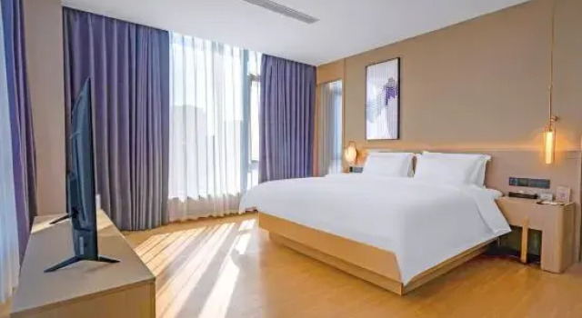 Люкс Deluxe Lavande Hotel (Huzhou Changxing Taihu Avenue)