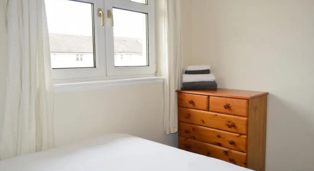 Attractive 3 Bedroom Flat in Central Haymarket, Забронировать Отель Отели Эдинбурга 3 звезды, рядом с Dean Village, 3*