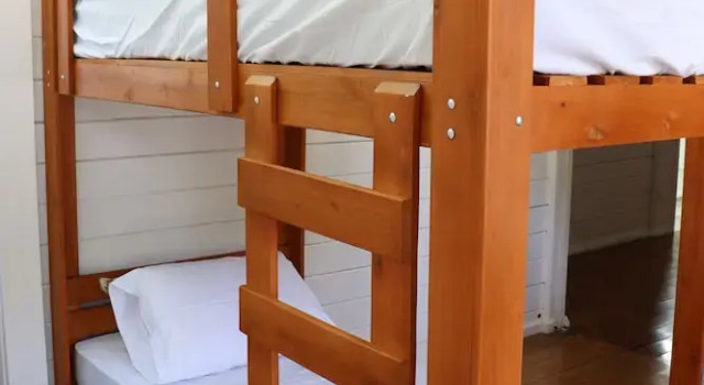 Кровать в общем номере Woods Hostel