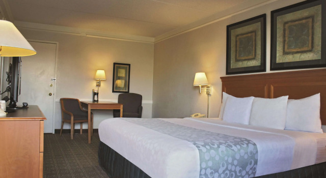 La Quinta Inn by Wyndham Albuquerque Airport, Buchen Sie Hotel Hotels in New Mexico mit Parkplatz, Parkplätze