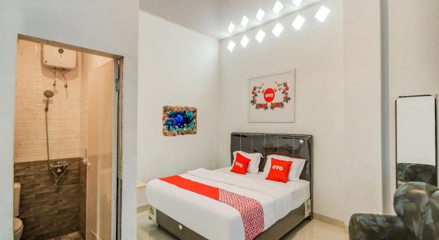 Двухместный номер Standard RedDoorz At Damai Guest House Kabanjahe
