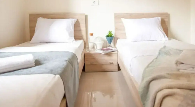 Sioufi - 2-BR Apartment With a Balcony, Prenota Appartamento Hotel a Greater Beirut con parcheggio, Parcheggio