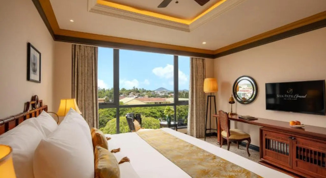 Двухместный номер Premium Classic Silk Path Grand Hue Hotel