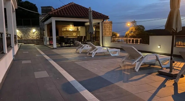 Апартаменты Mata Family Apartments
