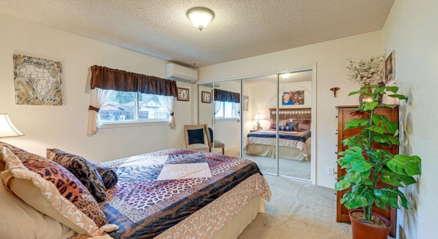 Family-friendly Winston Vacation Rental w/ Deck!, Book Hotel Winston Umpqua Valley
