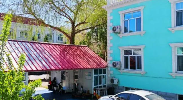 Jingyishiguang Guesthouse, Varaa Hotelli Burqin Xinjiang