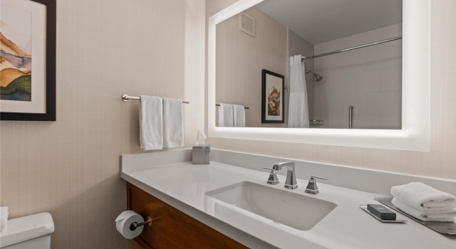Четырёхместный номер Standard DoubleTree by Hilton Spokane City Center