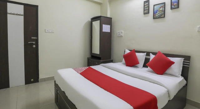 Люкс Standard OYO 74873 Shyam Vatika Banquet And Rooms