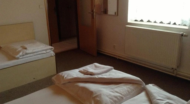 Hotel Mlyn - Jihlava, Rezerwuj Hotel Hotele w Central Bohemia z parkingiem, Parking