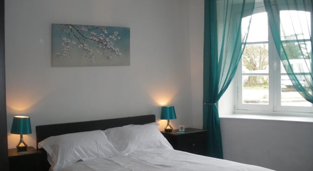 La Cour, Book Hotel Villefagnan Charente