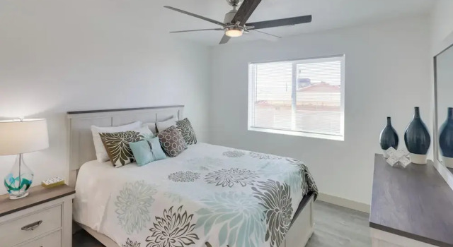 Putting Green, Pool Access: Lake Havasu City Home!, Забронировать Дом для отпуска Лейк-Хавасу-Сити штат Аризона
