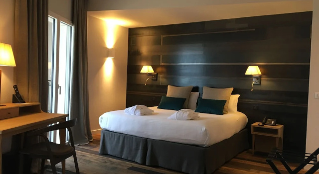 Hôtel de la Plage - Saint Jean de Luz, Забронировать Отель Отели в центре Сен-Жан-де-Люз с завтраком, отели в центре Сен-Жан-де-Люз с завтраком