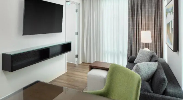 Четырёхместный люкс Embassy Suites By Hilton Chattanooga Downtown