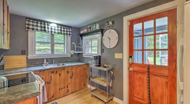 Коттедж с 3 комнатами Charming Wilmington Cabin, 8 Mi. to Mt Snow!