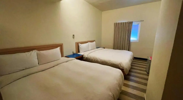 Четырёхместный номер Standard Hwa Hong Hotel