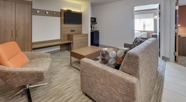 Четырёхместный люкс с 2 комнатами Holiday Inn Express Scottsbluff - Gering by IHG