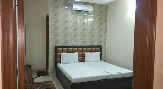 Номер Deluxe Hotel Pearl Plaza, City Centre - Near Connaught Place & NDLS Railway Station