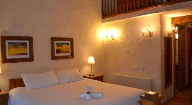 Двухместный номер Deluxe Walshs Hotel and Apartments