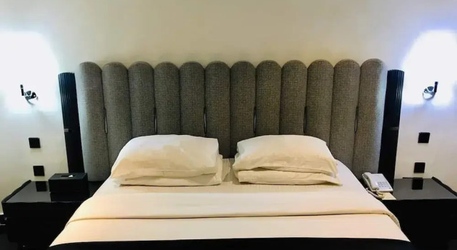 T E L E By Summerset Continental Hotel, Prenota Hotel Hotel a Bwari con parcheggio, Parcheggio