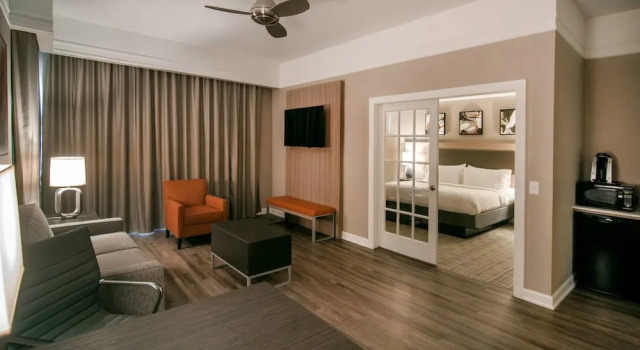 Люкс Holiday Inn Baton Rouge College Drive I-10 by IHG