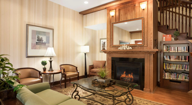 Country Inn & Suites by Radisson, Ithaca, NY, Buchen Sie Hotel Hotels in New York State mit Pool, Schwimmbad