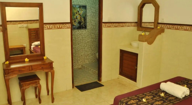 Номер Standard Dewi Antara Homestay