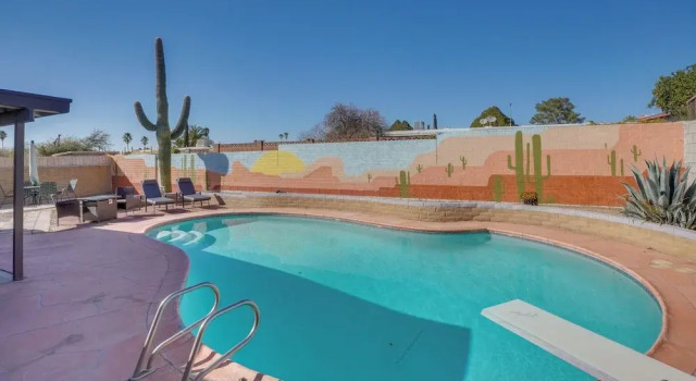 Коттедж 5 Mi to Saguaro National Park: Desert Gem w/ Pool!