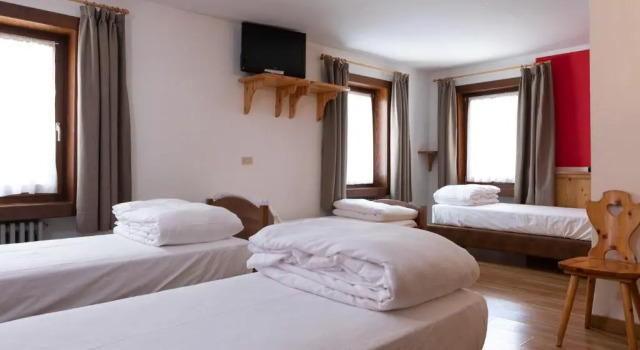 Четырёхместный номер Standard Hotel Meuble Joli