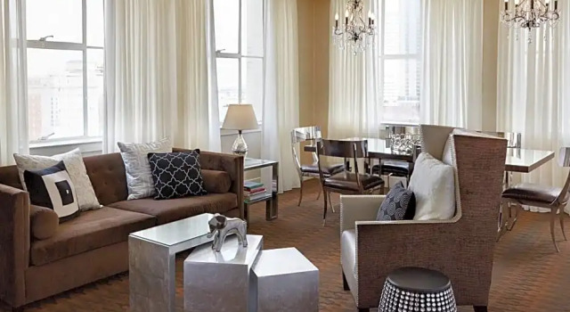 Люкс Renaissance New Orleans Pere Marquette French Quarter Area Hotel