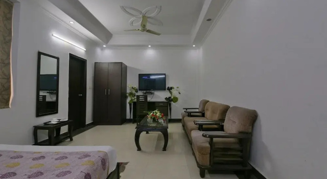 Diamond Stays By OYO Rooms