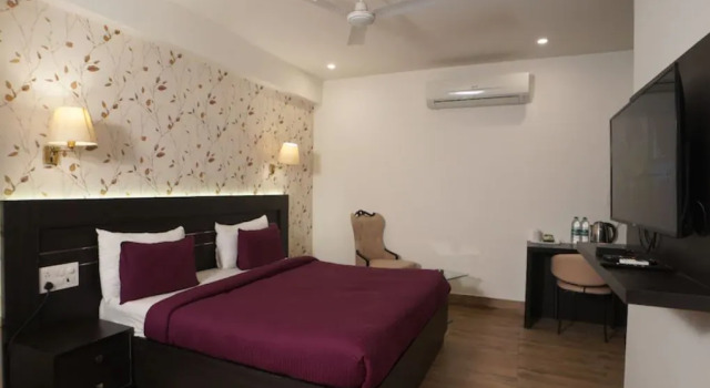 BlueNeck Sec 40 Unitech Cyber Park Gurugram, Забронировать Отель Отели Гургаон 3 звезды, рядом с Unitech Cyber City, 3*
