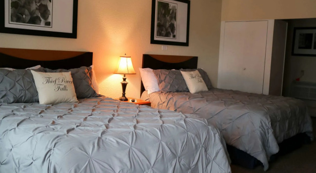 Custom Stay Thief River Falls, Varaa Hotelli Hotellit Minnesota pysäköinnillä, Pysäköinti