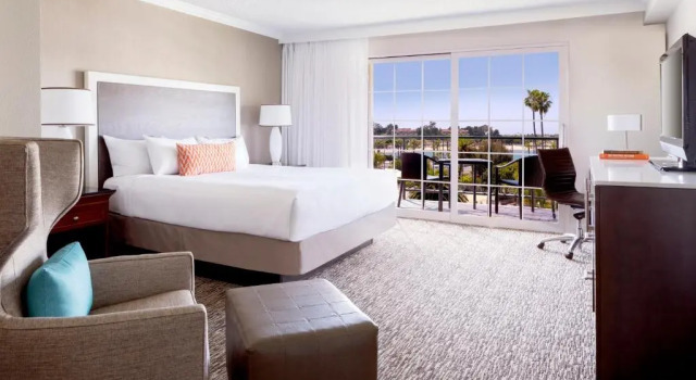 Номер с балконом Hyatt Regency Newport Beach