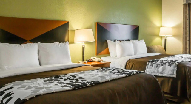 Четырёхместный номер Standard Sleep Inn & Suites Montgomery East I-85