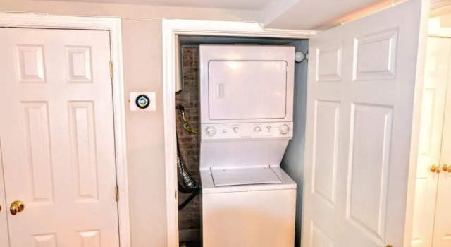 Sleeps 20! Near Stadiums & Harbor; Features Scenic Rooftop & Parking, Rezerwuj Hotel Baltimore Maryland