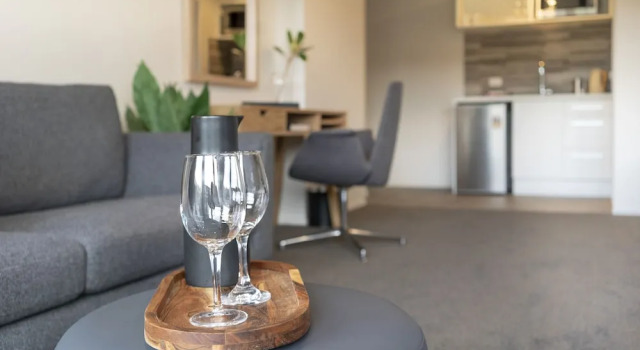 Двухместный номер Business с балконом Southwark Hotel & Apartments