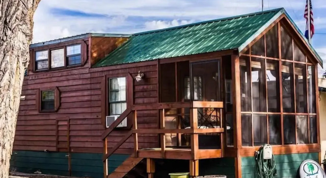 Cedar Creek Lodging & RV Park, Забронировать Отель Отели Монтроуз с парковкой, Парковка