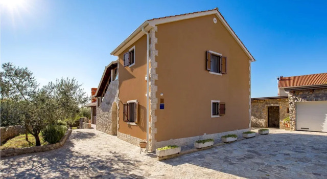 Gorgeous Home In Zgaljici With Sauna, Buchen Sie Hotel Pinezici Insel Krk
